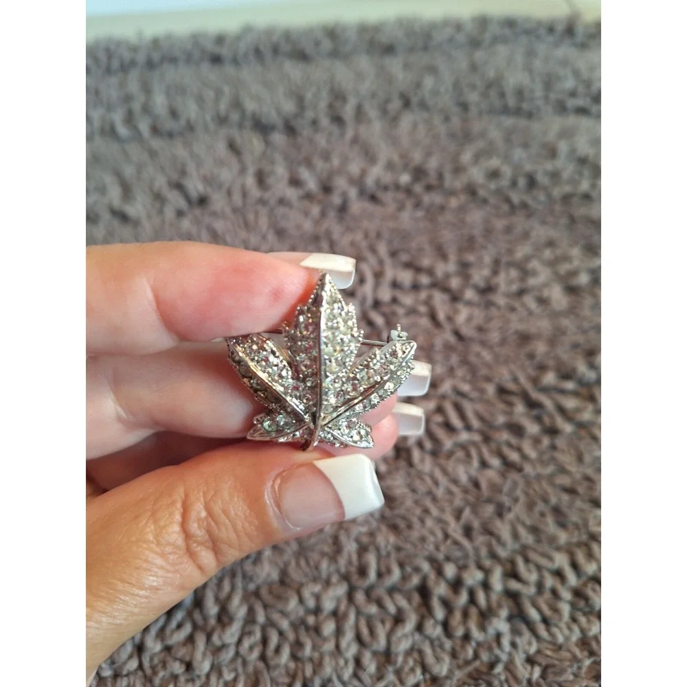 Vintage Keyes Rhinestone Brooch And Earrings Leaf Shape Silver Tone Srew Back...